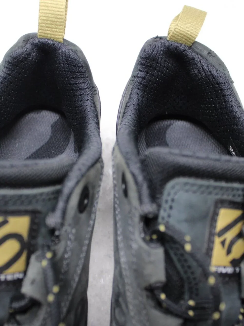 Five Ten Camp Four Hiking Shoes Mens 9 Gray Stealth Rubber Approach Lace Up
